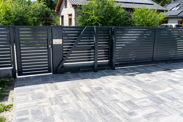 Best Driveway Paving Contractor  in Louisvle, IL